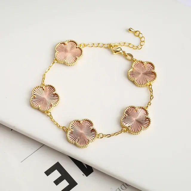 Myka.™ Clover Jewelry